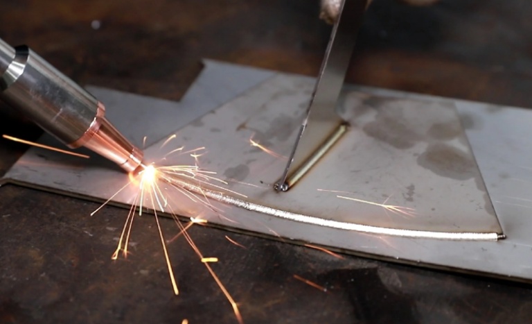 塑料焊接機透光率參數(shù)與金屬焊接吸收率的比較